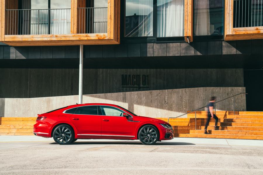  Volkswagen Arteon 4Motion R-Line 2017 года  (AU) (фото 37 из 40)